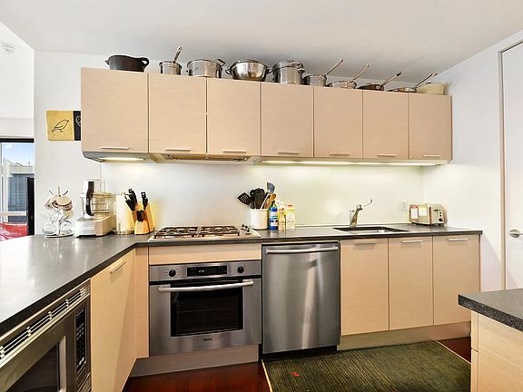 5th image of 350 W 42nd St APT 59D