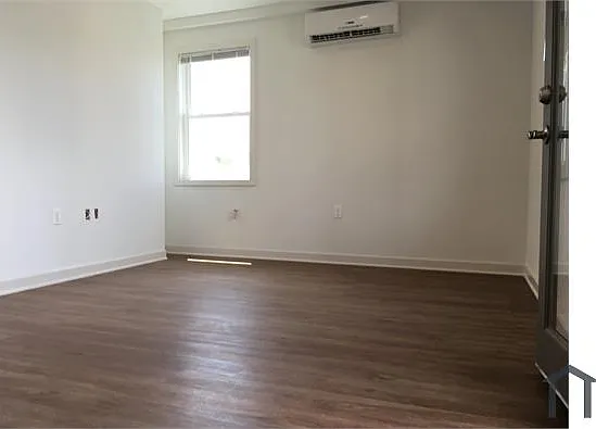 2 bed, 700 sqft, $3,400 — Photo 3