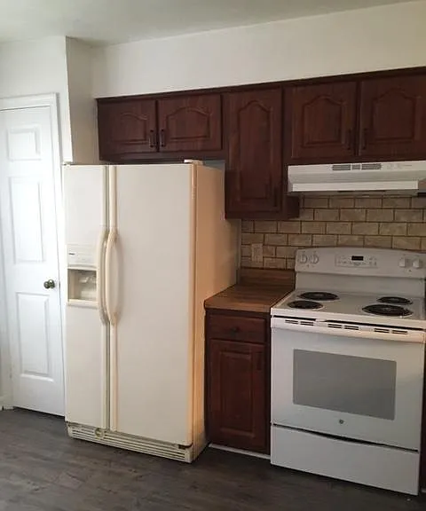 4502 Greyedge Dr — Photo 2