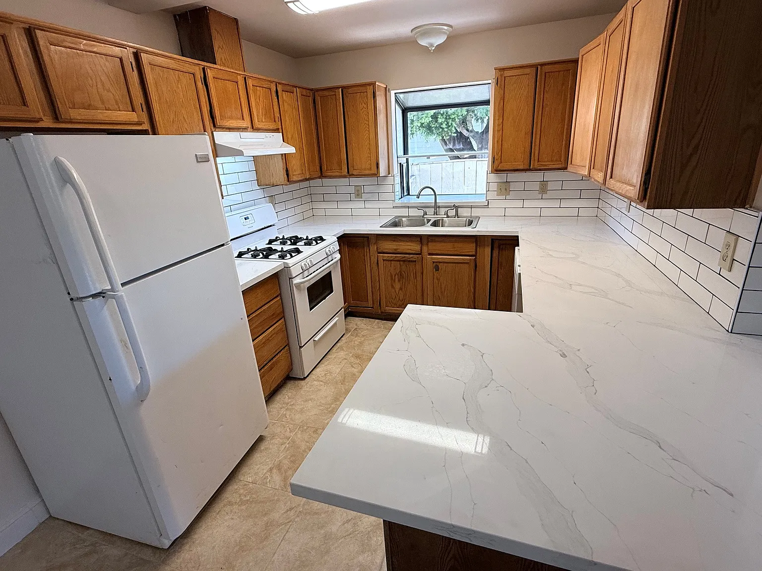 3 bed, $3,995 — Photo 4
