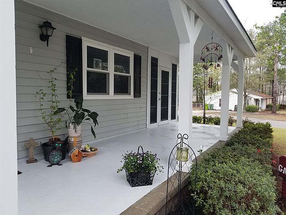 4th image of 100 N Chateau Dr