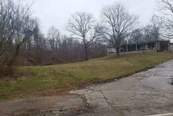 2nd image of 2696 State Route 207