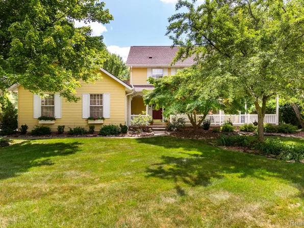 18159 Meridian Rd, Grosse Ile, MI 48138