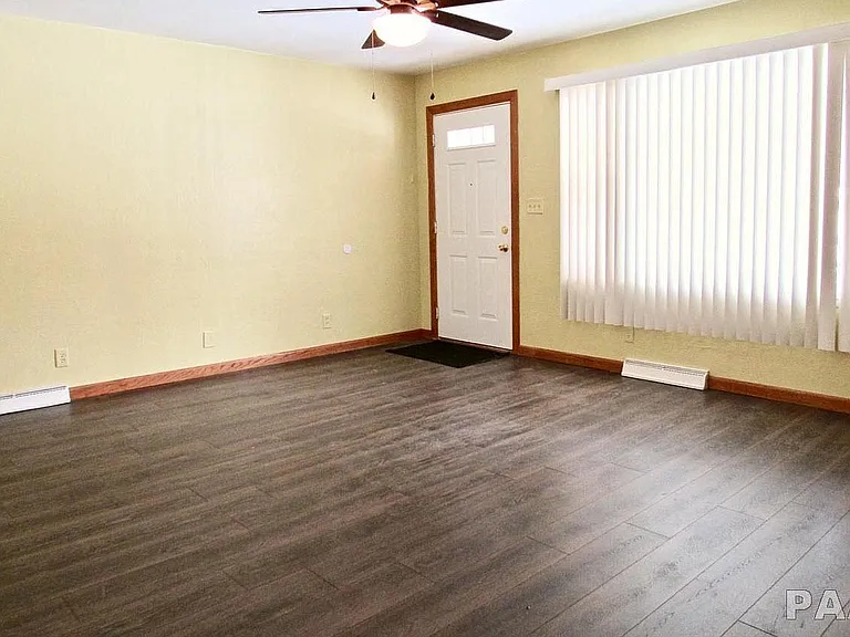 2227 N Ardell Pl — Photo 11