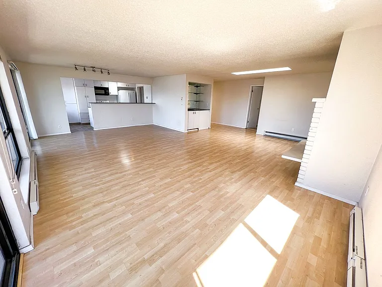 Annaron Apartments — Photo 17