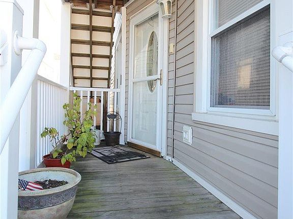 3rd image of 604-06 1st St