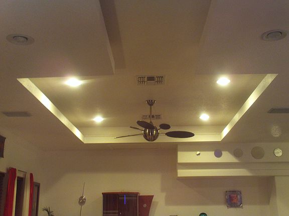 Family Room Tray Clg.