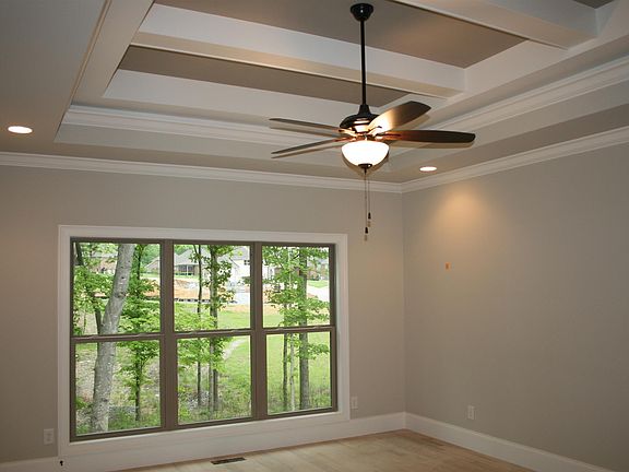 4th image of 244 Scarsdale Dr N
