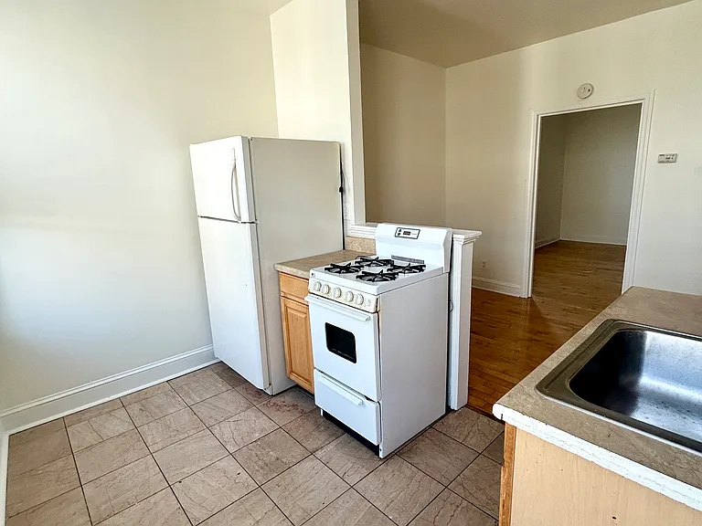 1700 Saint Paul St #301 — Photo 5