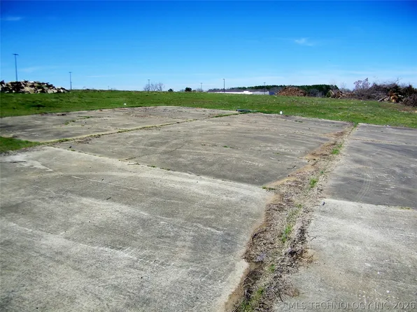 2 E Washington St, Idabel, OK 74745