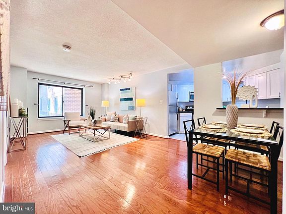 3rd image of 2111 Wisconsin Ave NW APT 110