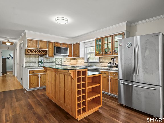 5th image of 40 Winthrop Place