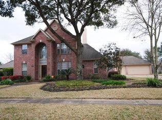 2405 San Augustine Ln, Friendswood, TX 77546