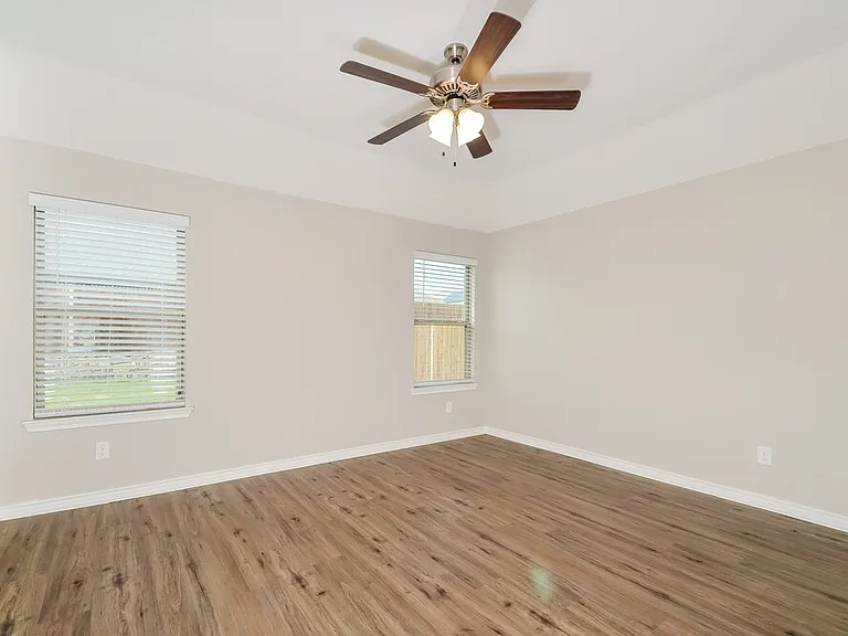 403 Gallop Dr — Photo 9
