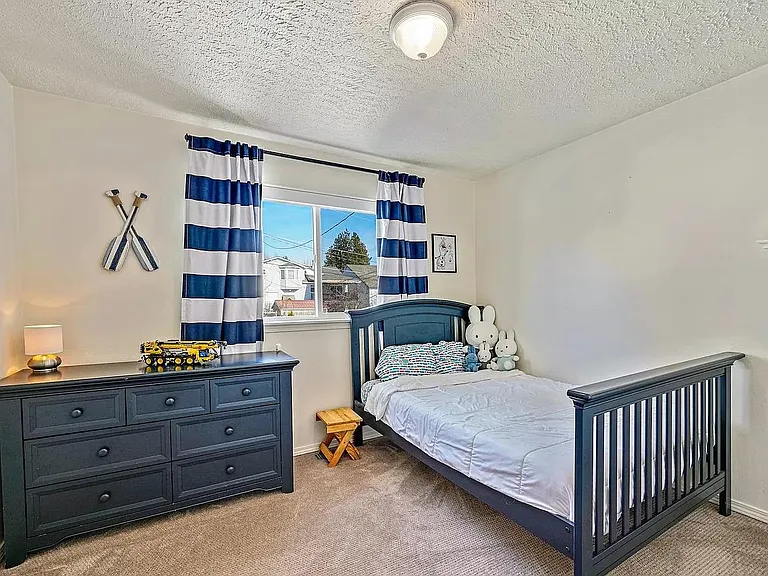 4231 E 28th Ave — Photo 9