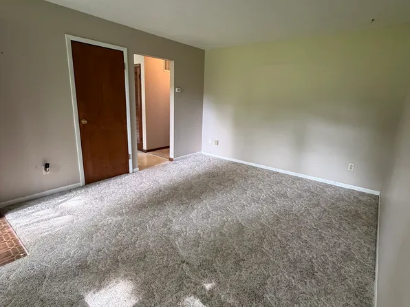 42 Risch Dr, Schererville, IN 46375