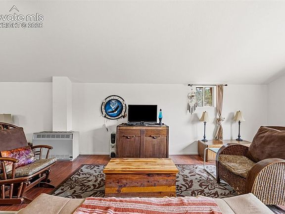 4th image of 553 Arrowhead Rd