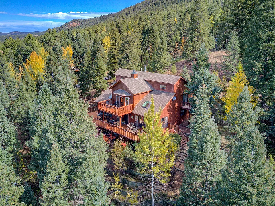 1131 Pine Ridge Rd