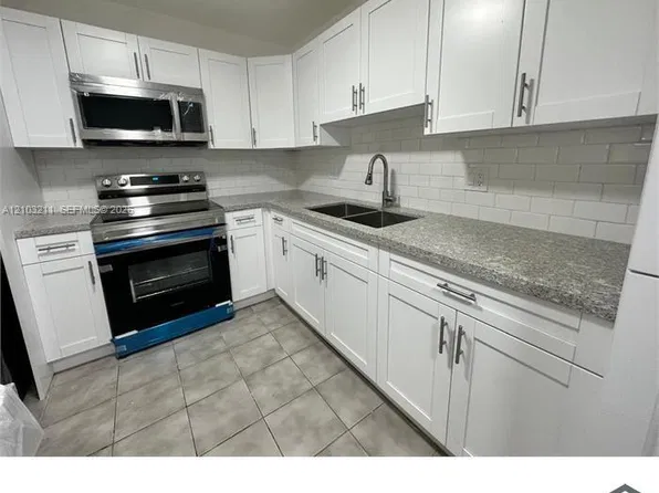 5321 NW 16th Ct, Lauderhill, FL 33313
