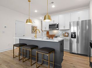 Oak Lake Townhomes, Charlotte, NC 28216