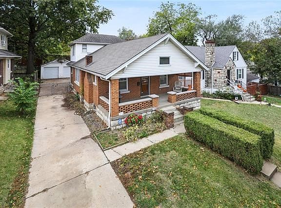 2nd image of 2025 Elizabeth Ave