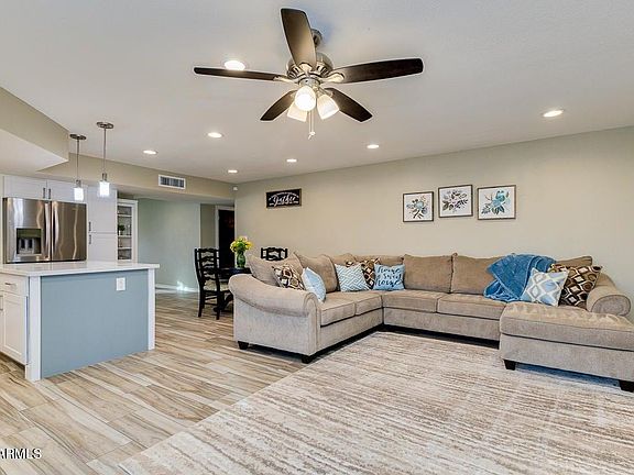 4th image of 647 N Gentry Cir