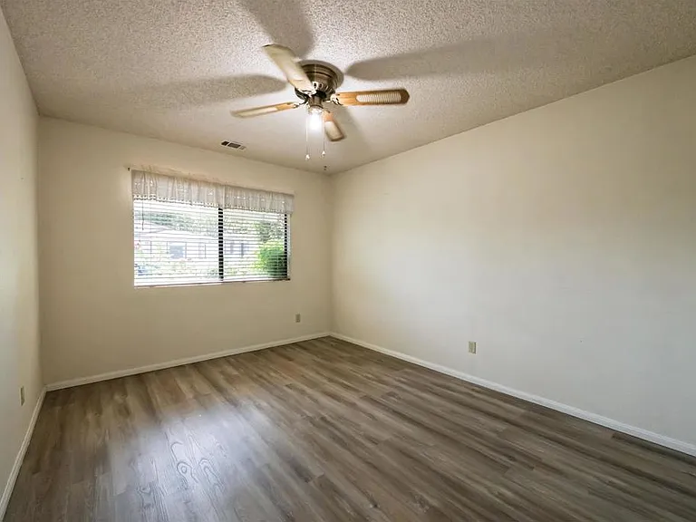 1811 Lynx Gln — Photo 17