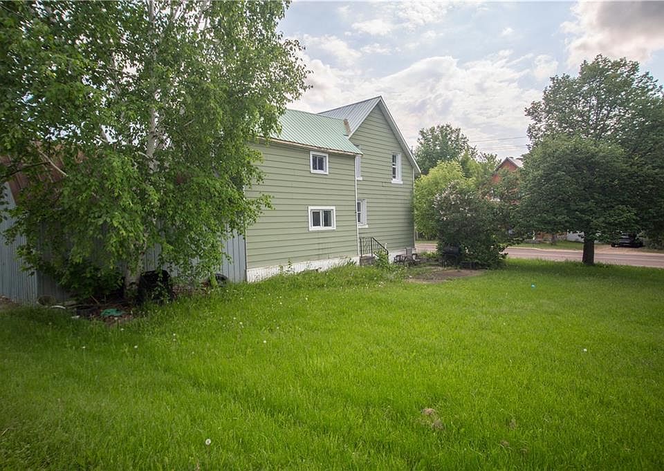 2nd image of 583 River Rd