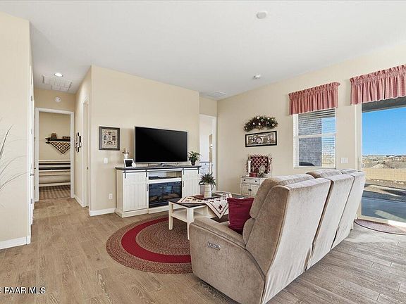 5th image of 4506 N Dryden St