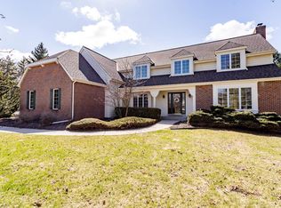 N75W16279 Colony Rd, Menomonee Falls, WI 53051