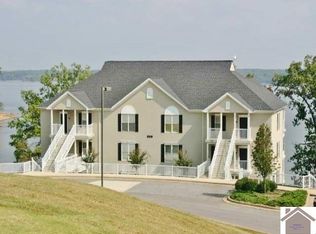 698 Moon Bay Dr, Kuttawa, KY 42055