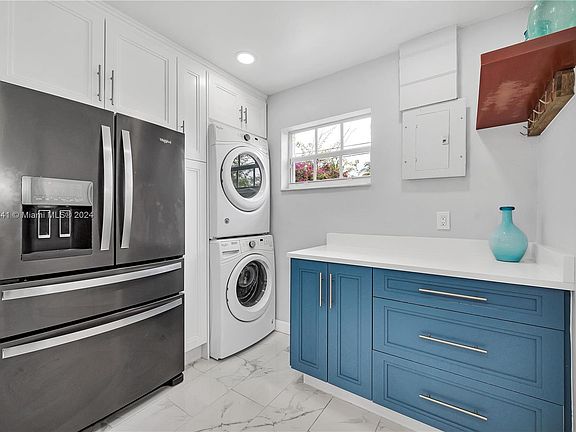 3rd image of 241 NE 43rd St