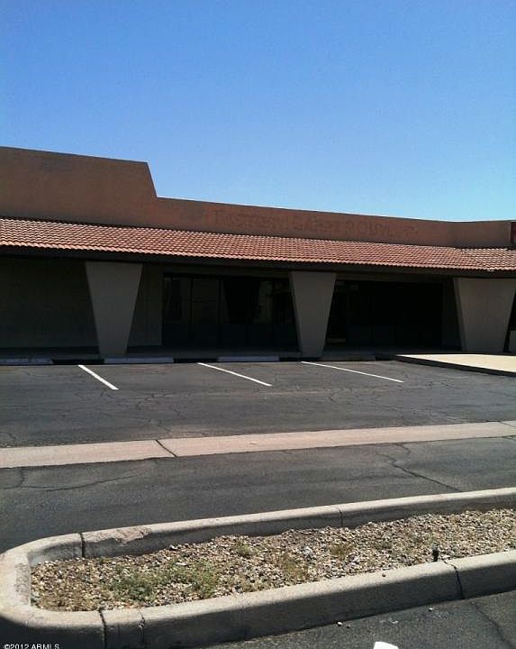 2nd image of 13623 N 32nd St