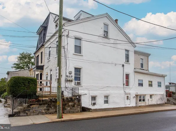 270 Dupont St, Philadelphia, PA 19128