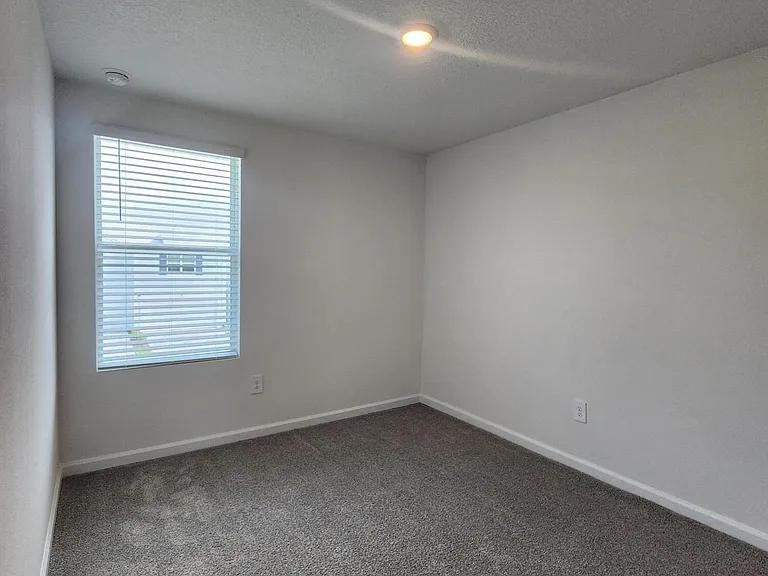 629 Salisbury Cir — Photo 22