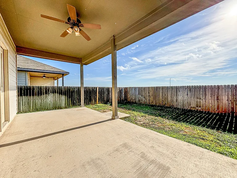 752 Saengerhalle Rd — Photo 17