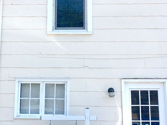 Lower office entry