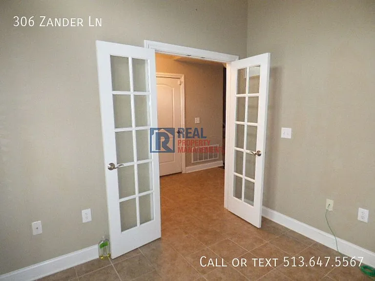 306 Zander Ln — Photo 3