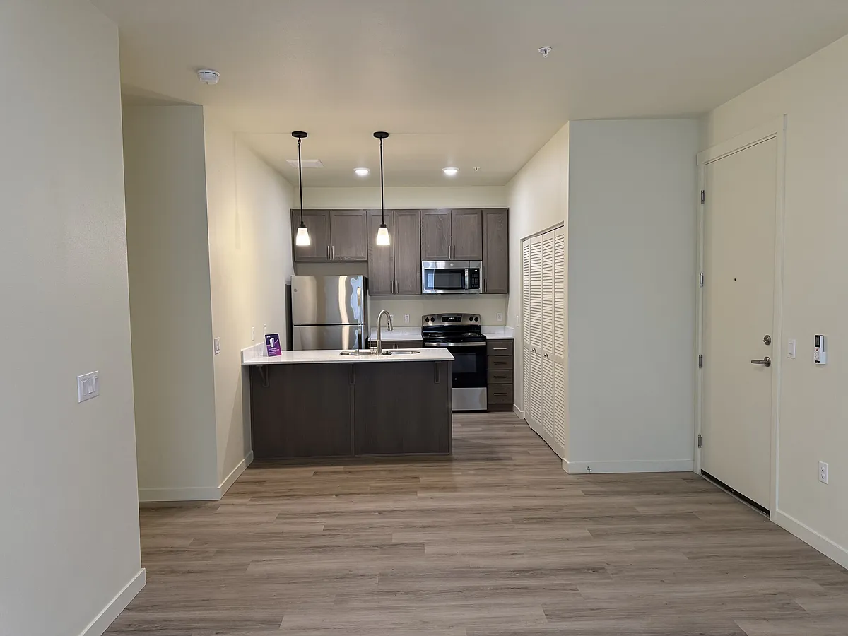 Building Photo - Jailen's Pointe Apartments