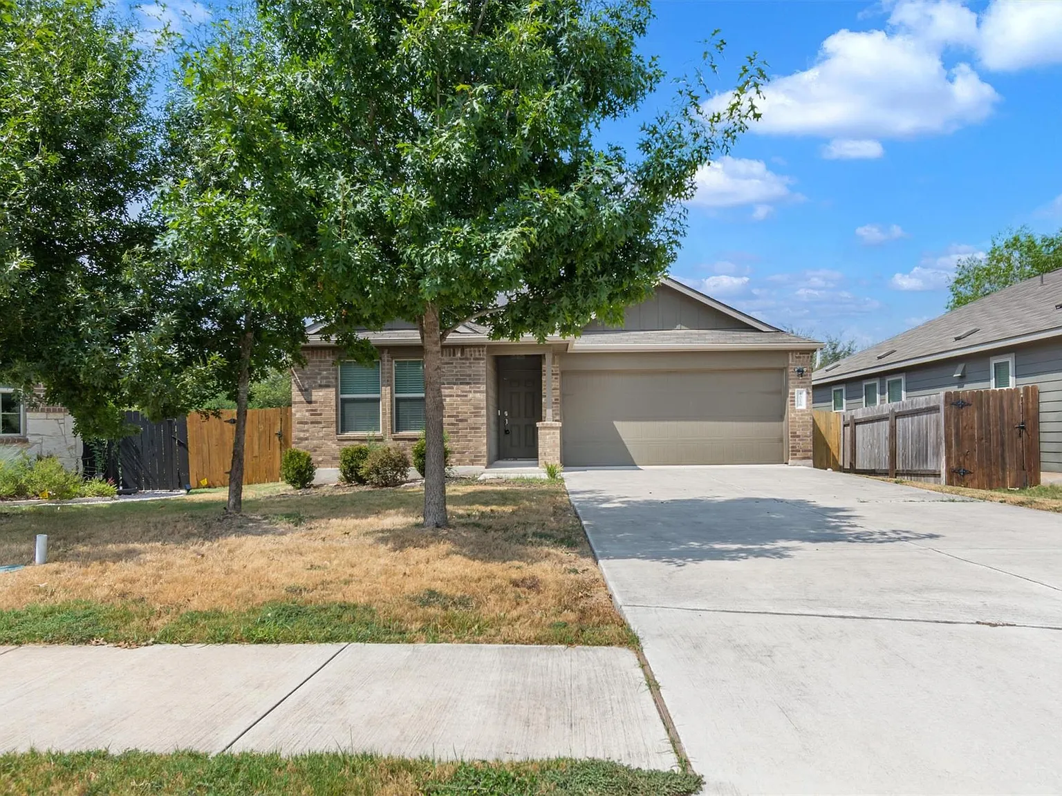 3 bed, 2.0 bath, 1266 sqft, $2,100 — Photo 1
