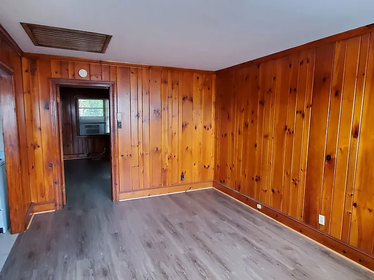 1315 N Elm St — Photo 9