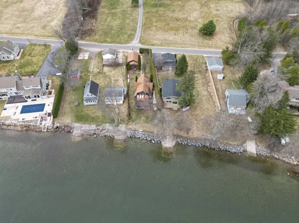92 Cooper Dr, Plattsburgh, NY 12901