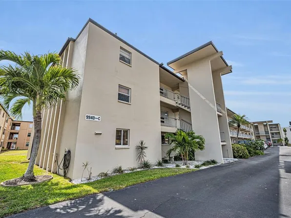 9940 47th Ave N APT 105, Saint Petersburg, FL 33708