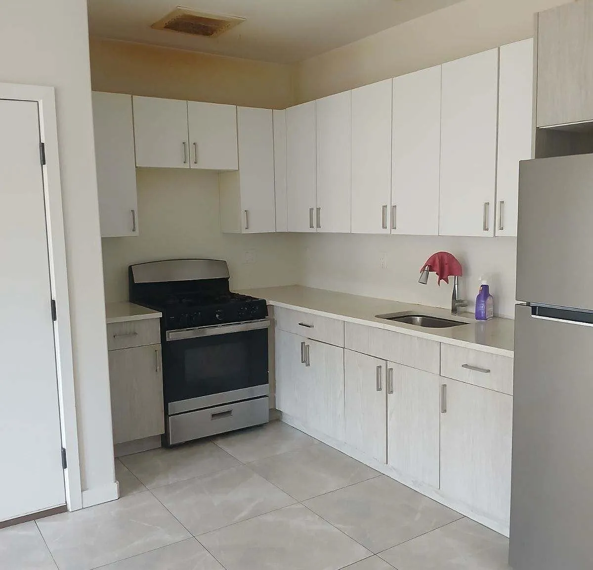 4 bed, $3,500 — Photo 3