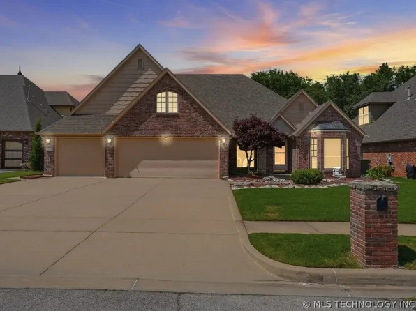 3117 E 143rd St S, Bixby, OK 74008