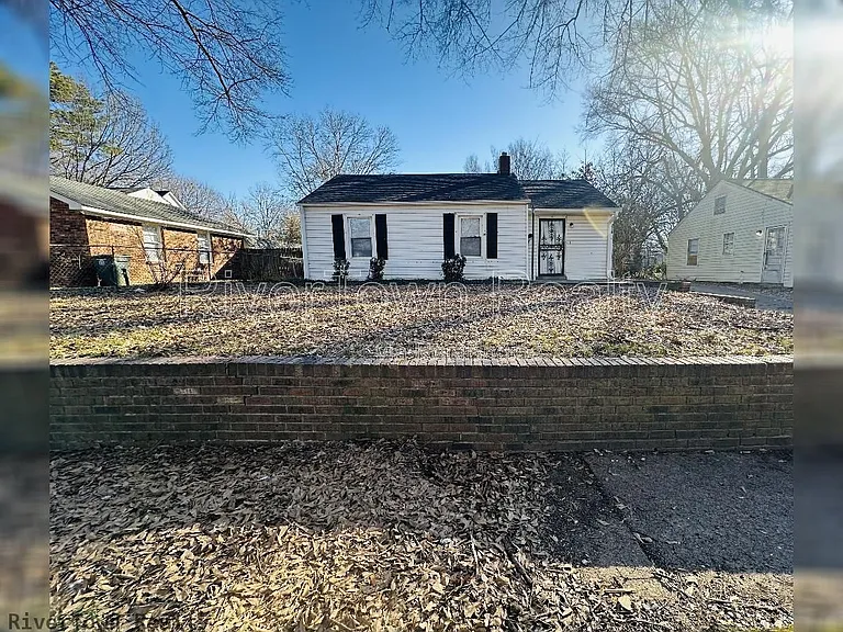 1706 Combs St — Photo 1