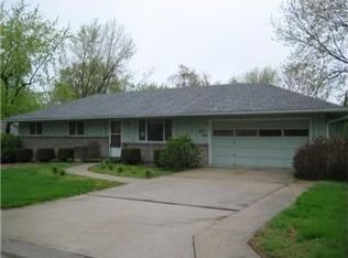 3900 NE 53rd St, Kansas City, MO 64119