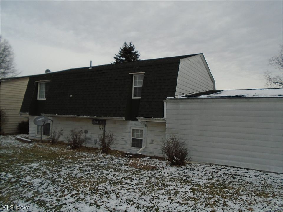 2nd image of 4568 Washington Square Dr