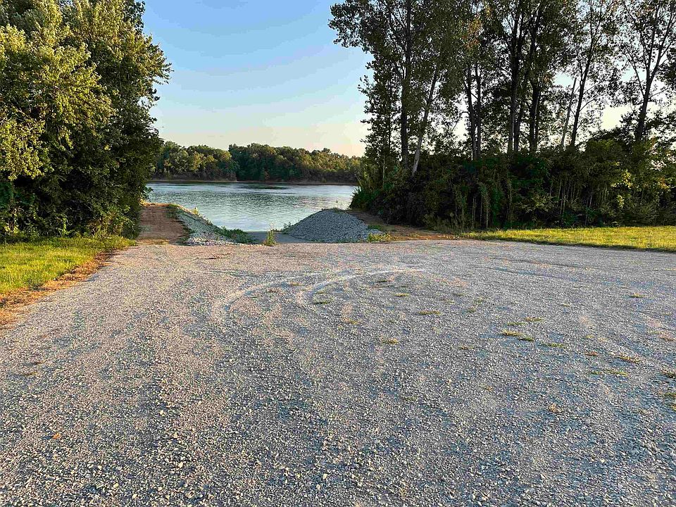 2nd image of 80 River Breeze Rd