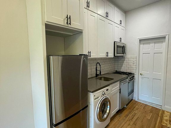 4th image of 105 Christopher St APT 2C